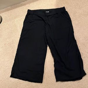 Caslon 💯 linen black crops